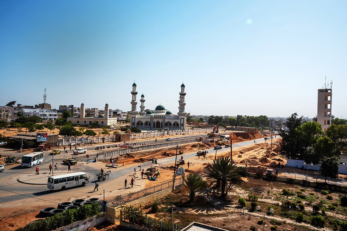 Grande mosquée et avenue de Guédiawaye
